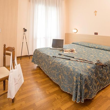 Hotel Trevi Lido di Jesolo Rum bild