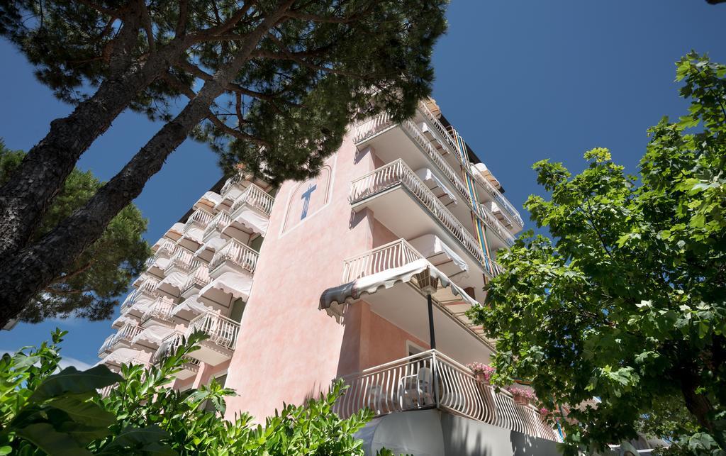 Hotel Trevi Lido di Jesolo Exteriör bild